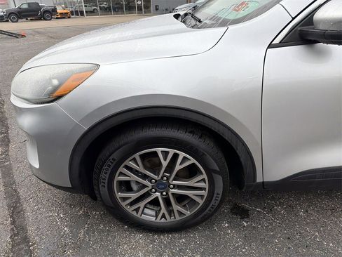 Used 2020 Ford Escape SEL image 9