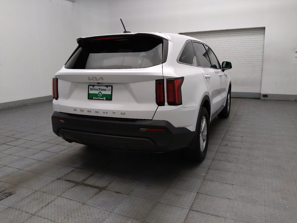Used 2022 Kia Sorento LX FWD image 9