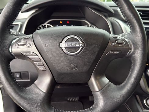 Used 2023 Nissan Murano SV w/ SV Midnight Edition Package FWD image 3