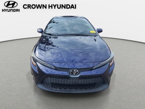 Used 2022 Toyota Corolla LE image 2