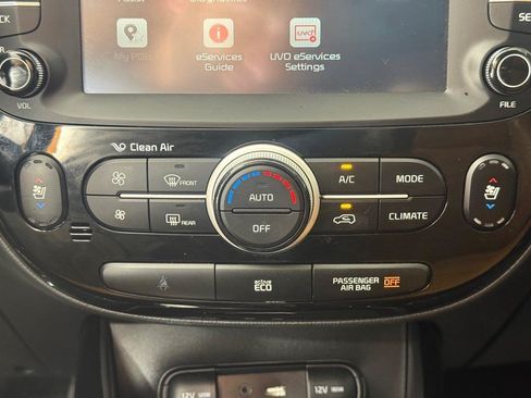 Used 2016 Kia Soul ! w/ Premium Package FWD image 16