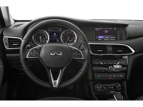 Used 2019 INFINITI QX30 w/ Navigation Package FWD image 4
