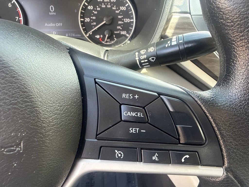 Used 2025 Nissan Altima 2.5 SV FWD image 18