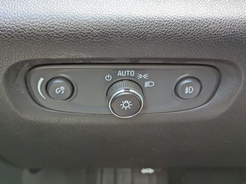Used 2019 Chevrolet Traverse LT w/ LT Premium Package FWD image 17