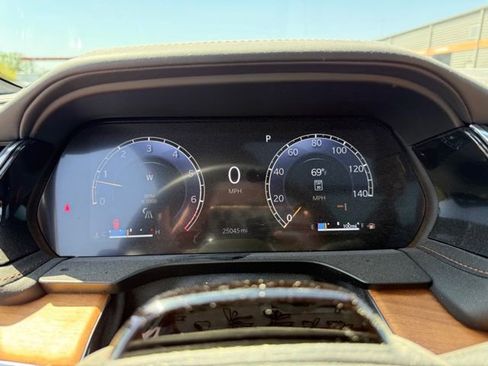 Used 2025 Jeep Grand Cherokee Summit image 15