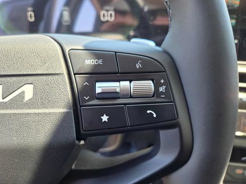 New 2026 Kia Sportage LX FWD image 12