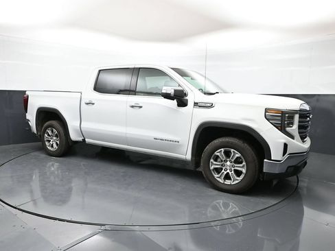 Used 2024 GMC Sierra 1500 SLT RWD image 1