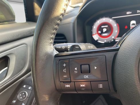 Used 2024 Nissan Rogue SL AWD/4WD image 23