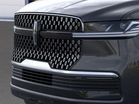 New 2025 Lincoln Navigator Reserve image 17