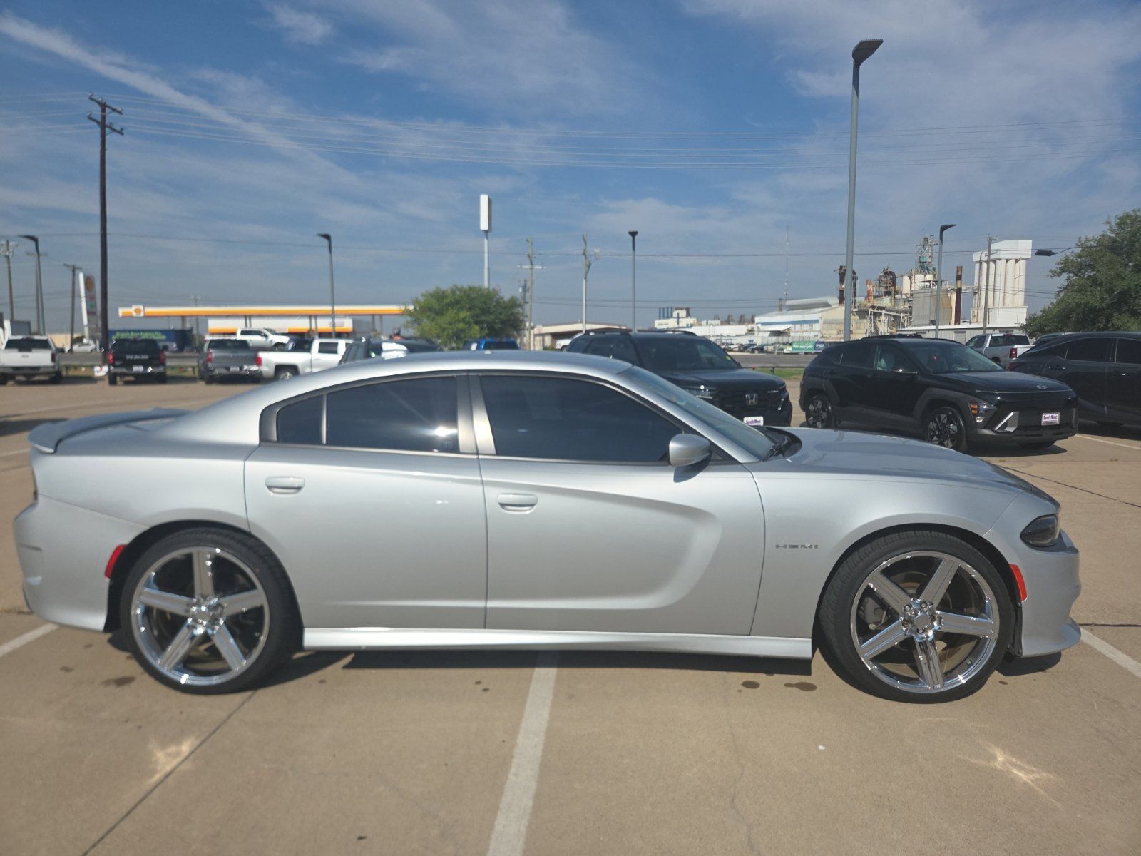 Used 2020 Dodge Charger R/T RWD image 4