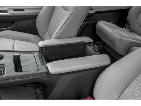 New 2026 Toyota Sienna LE FWD image 40
