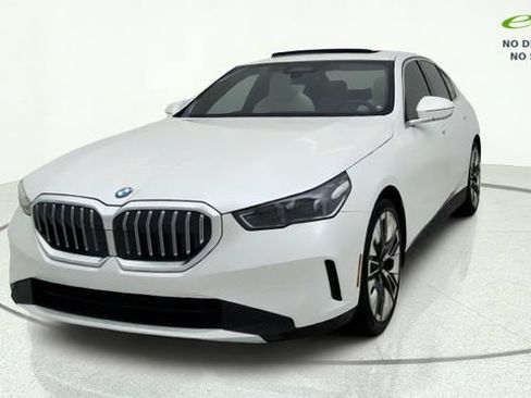 Used 2026 BMW 540i xDrive AWD/4WD image 3