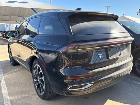 Used 2024 Lincoln Nautilus Reserve w/ Equipment Group 202A image 6