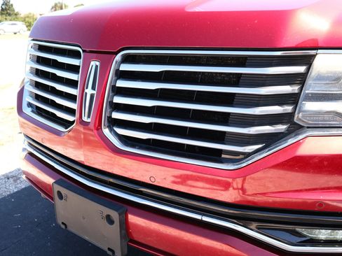 Used 2015 Lincoln Navigator 4WD image 10