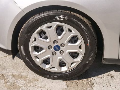 Used 2012 Ford Focus SE image 5