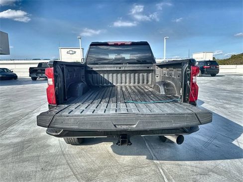 Used 2022 Chevrolet Silverado 2500 Custom w/ Custom Value Package image 21