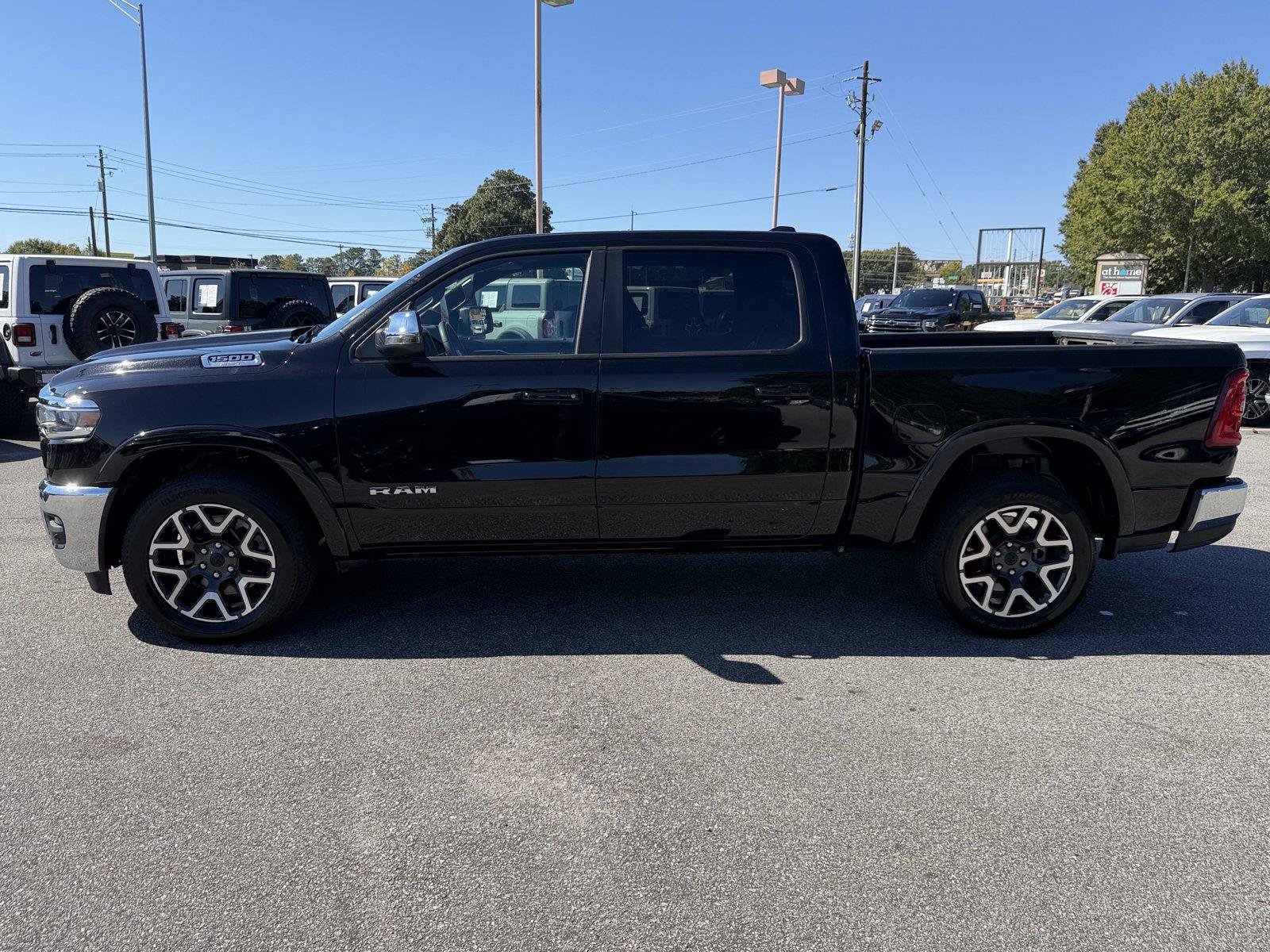 Used 2025 RAM 1500 Laramie AWD/4WD image 18
