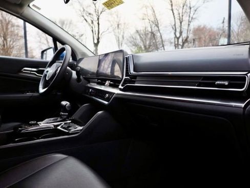 Used 2025 Kia Sportage EX image 39