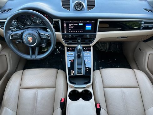 Used 2025 Porsche Macan image 6