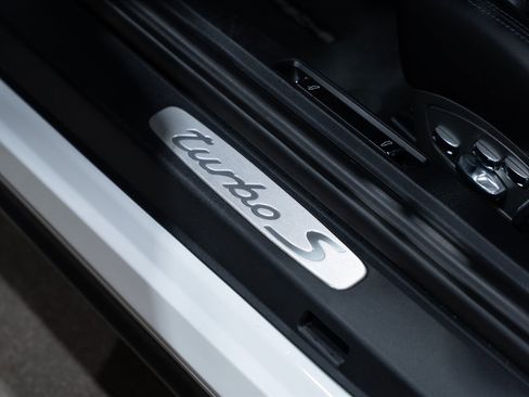 Used 2017 Porsche 911 Turbo S image 26