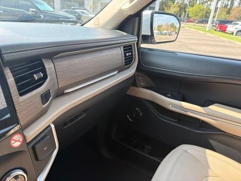Used 2024 Ford Expedition Max Limited RWD image 22