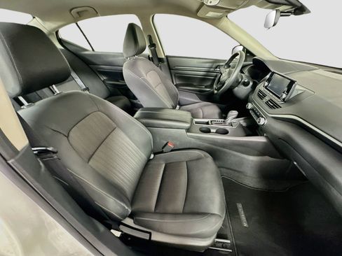 Used 2024 Nissan Altima 2.5 S FWD image 29