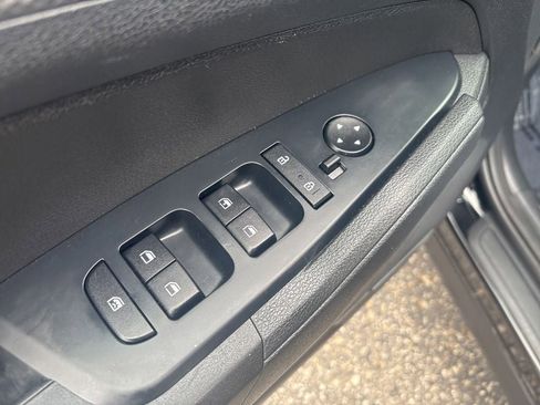 Used 2025 Kia Sportage LX AWD/4WD image 15