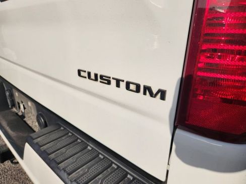Used 2022 Chevrolet Silverado 1500 Custom w/ LPO, Dark Essentials Package RWD image 8