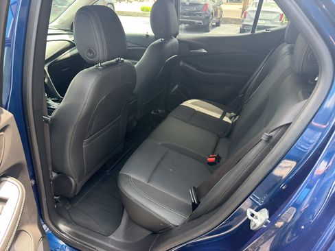 Used 2022 Buick Encore GX Preferred w/ Cold Weather Comfort Package FWD image 9