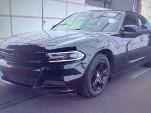 Used 2019 Dodge Charger SXT image 3