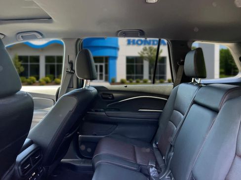 Used 2024 Honda Passport Black Edition image 30