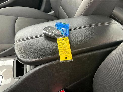 Used 2024 Chevrolet Malibu LT image 31