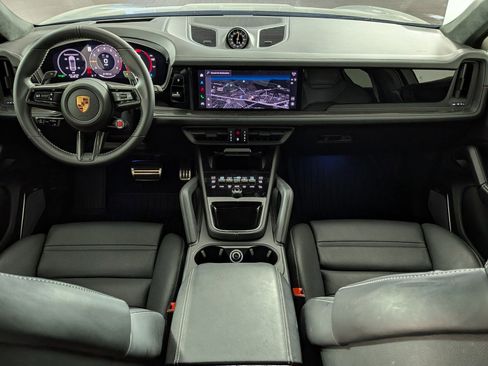 Certified 2025 Porsche Cayenne Turbo GT AWD/4WD image 20