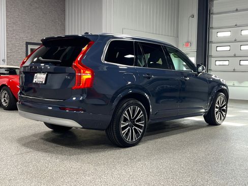 Used 2022 Volvo XC90 T6 Momentum w/ Climate Package image 5