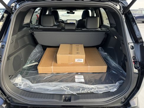 New 2026 Toyota RAV4 XSE AWD/4WD image 9