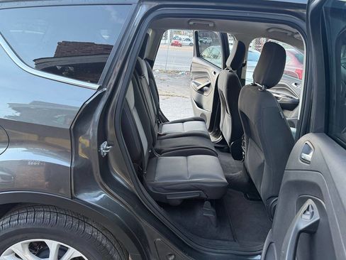 Used 2018 Ford Escape SE image 15