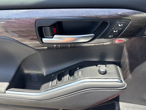 New 2026 Toyota Highlander Limited AWD/4WD image 28