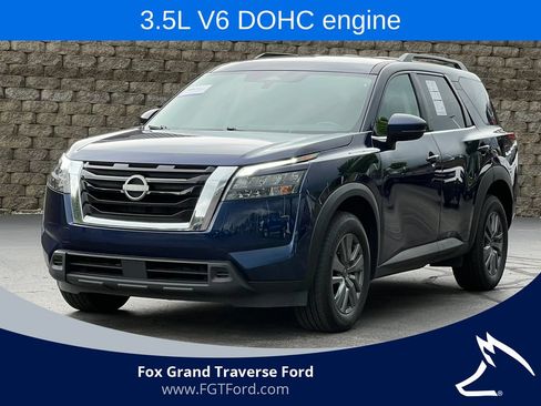 Used 2025 Nissan Pathfinder SV AWD/4WD image 1