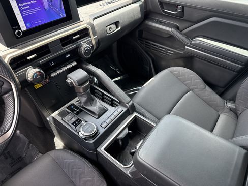 Used 2024 Toyota Tacoma SR5 w/ SR5 Upgrade Package AWD/4WD image 26