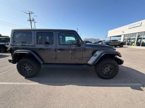 Used 2021 Jeep Wrangler Unlimited Rubicon w/ Dual Top Group AWD/4WD image 4