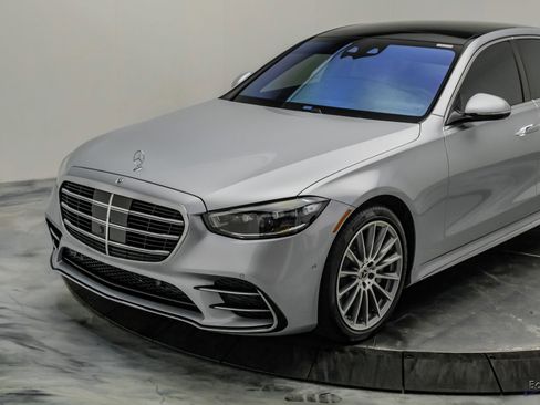 Used 2022 Mercedes-Benz S 580 4MATIC Sedan w/ AMG Line Package image 7