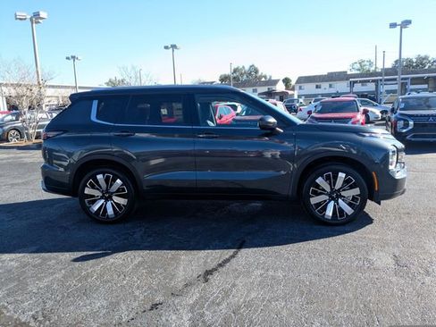 New 2026 Mitsubishi Outlander SEL image 5