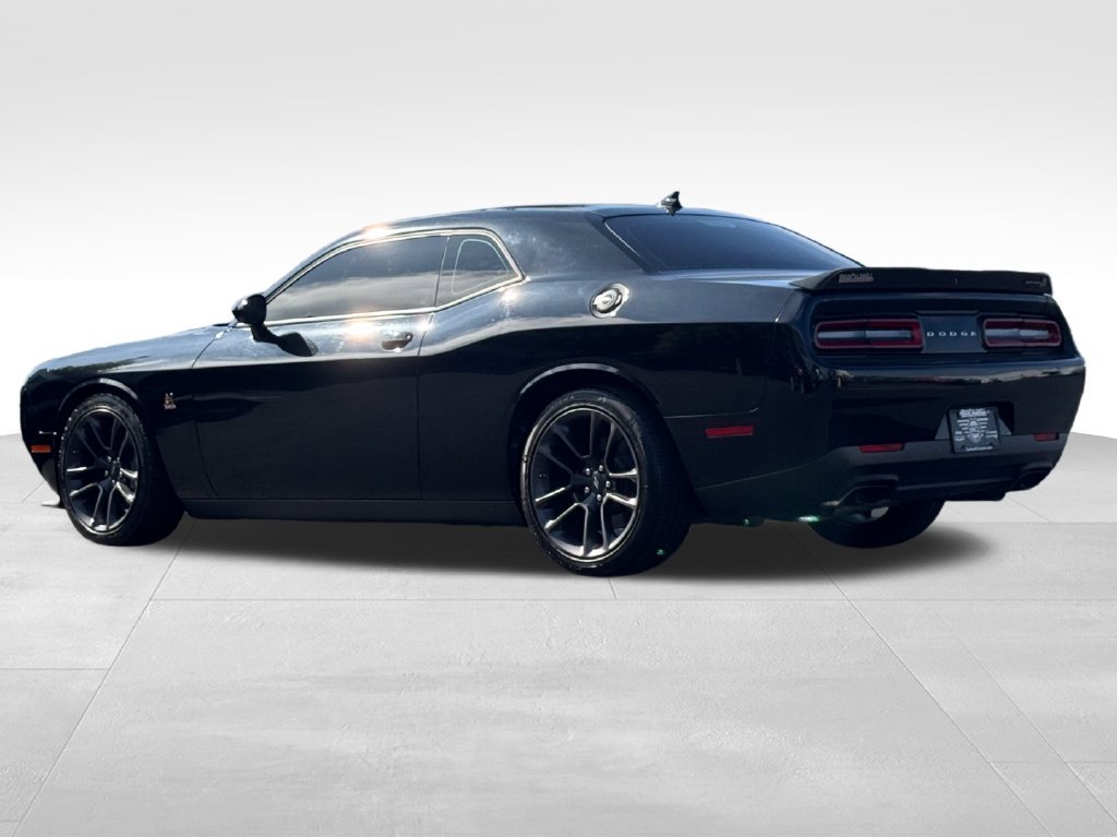 Used 2022 Dodge Challenger R/T Scat Pack RWD image 5