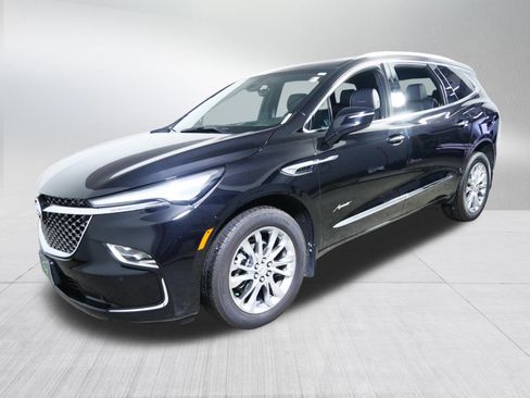 Used 2024 Buick Enclave Avenir w/ Avenir Technology Package AWD/4WD image 3