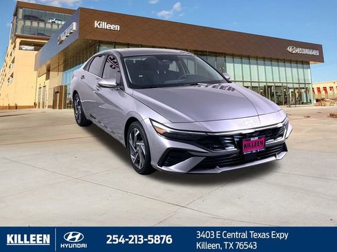 Used 2025 Hyundai Elantra SEL image 10