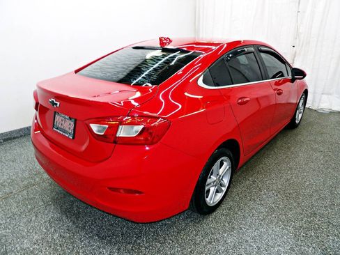 Used 2017 Chevrolet Cruze LT w/ Convenience Package FWD image 6
