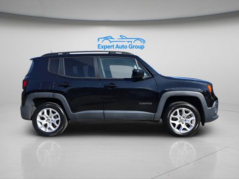 Used 2017 Jeep Renegade Latitude image 3