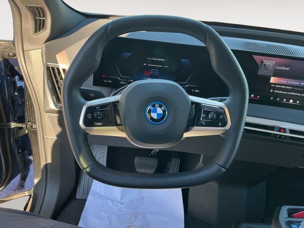Used 2024 BMW iX xDrive50 w/ Premium Package AWD/4WD image 13