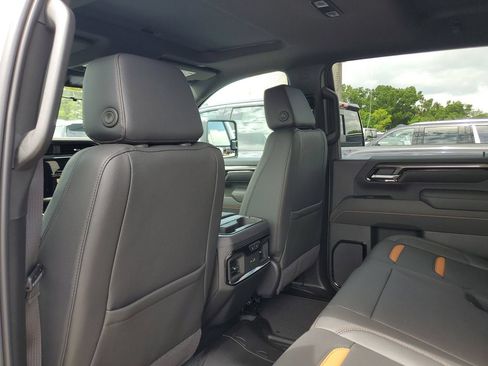New 2026 GMC Sierra 2500 AT4 w/ AT4 Premium Plus Package AWD/4WD image 11