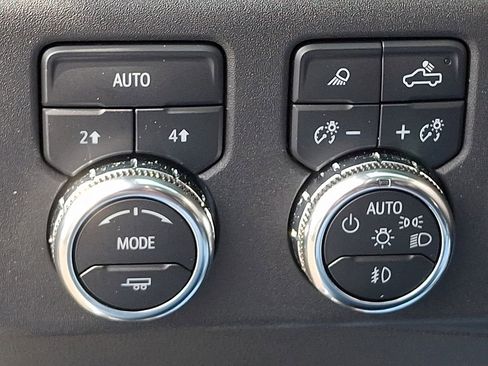 Used 2024 GMC Sierra 1500 SLT image 24